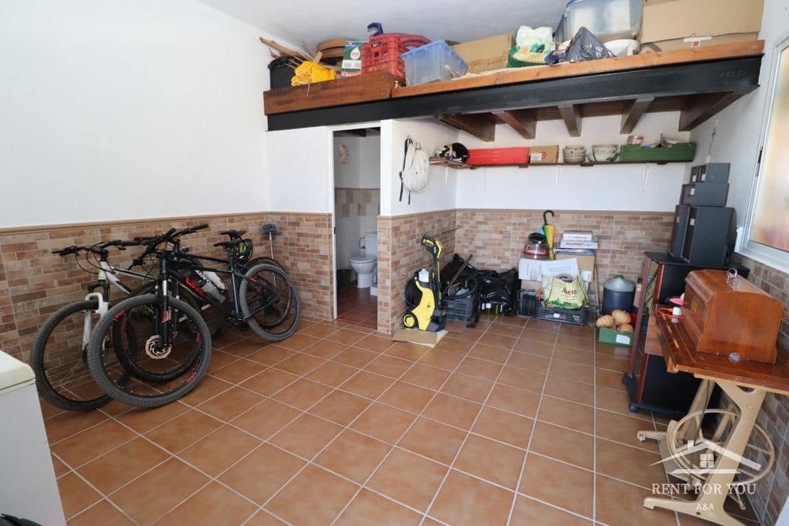 3 bedroom Villa for rent in Alhaurin el Grande with pool garage - € 2,100 (Ref: 7836230)