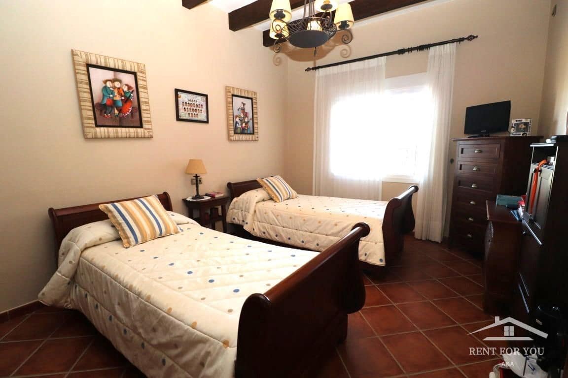 3 bedroom Villa for rent in Alhaurin el Grande with pool garage - € 2,100 (Ref: 7836230)