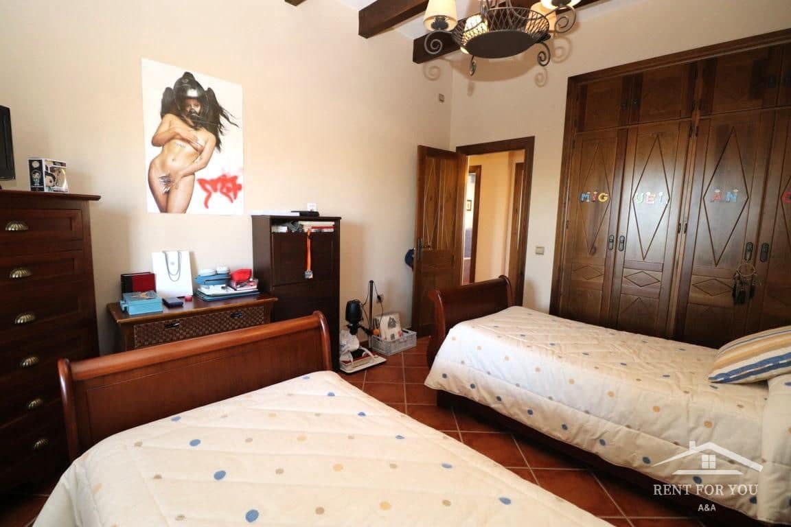 3 bedroom Villa for rent in Alhaurin el Grande with pool garage - € 2,100 (Ref: 7836230)