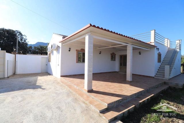 3 Zimmer Villa zu vermieten in Alhaurín el Grande mit Pool Garage - 1.300 € (Ref: 7883001)