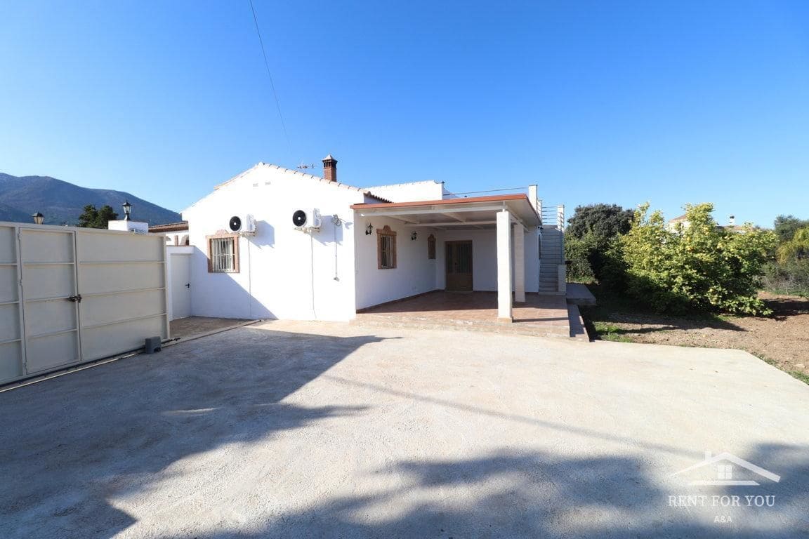 3 bedroom Villa for rent in Alhaurin el Grande with pool garage - € 1,300 (Ref: 7883001)