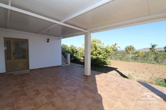 3 Zimmer Villa zu vermieten in Alhaurín el Grande mit Pool Garage - 1.300 € (Ref: 7883001)