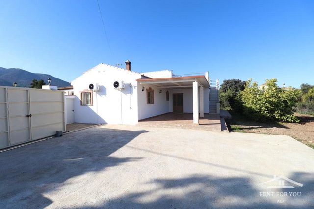 3 Zimmer Villa zu vermieten in Alhaurín el Grande mit Pool Garage - 1.300 € (Ref: 7883001)