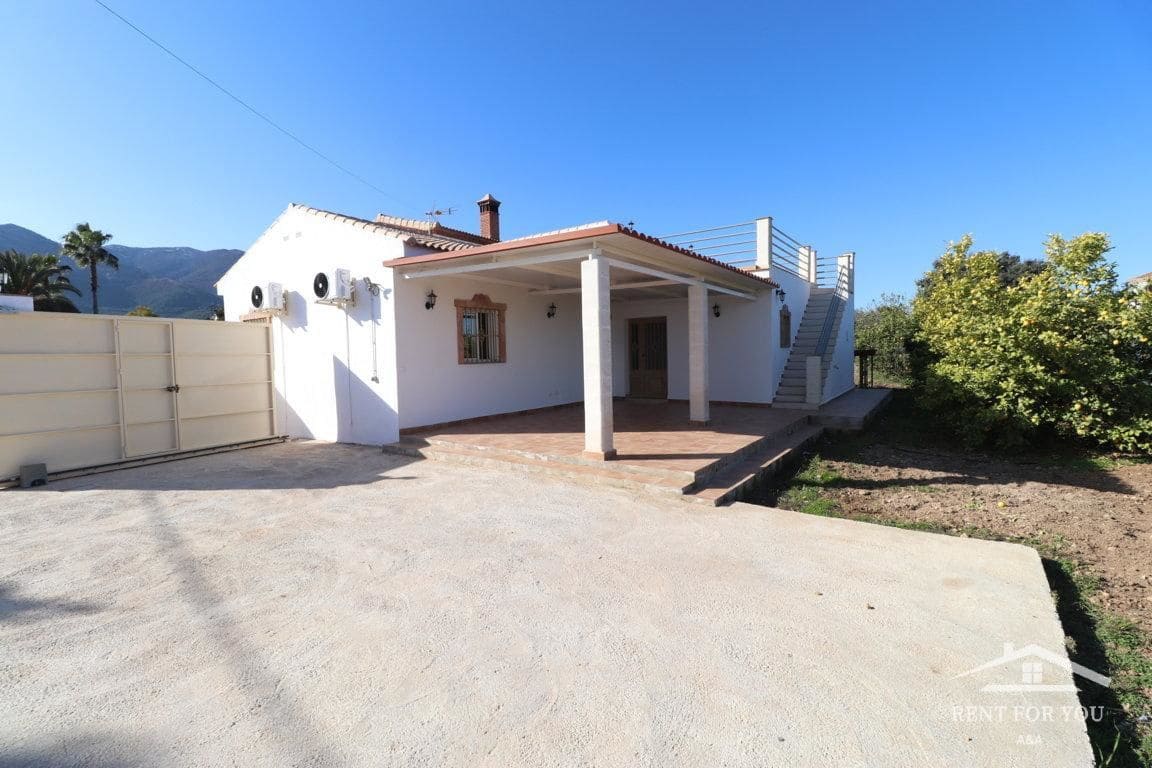 3 bedroom Villa for rent in Alhaurin el Grande with pool garage - € 1,300 (Ref: 7883001)