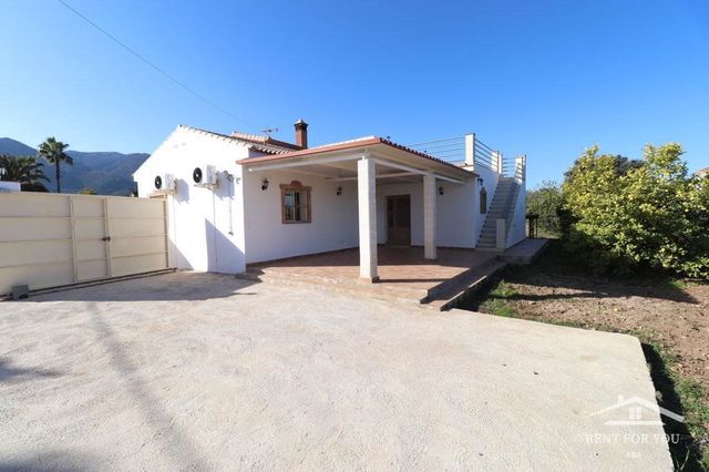 3 Zimmer Villa zu vermieten in Alhaurín el Grande mit Pool Garage - 1.300 € (Ref: 7883001)