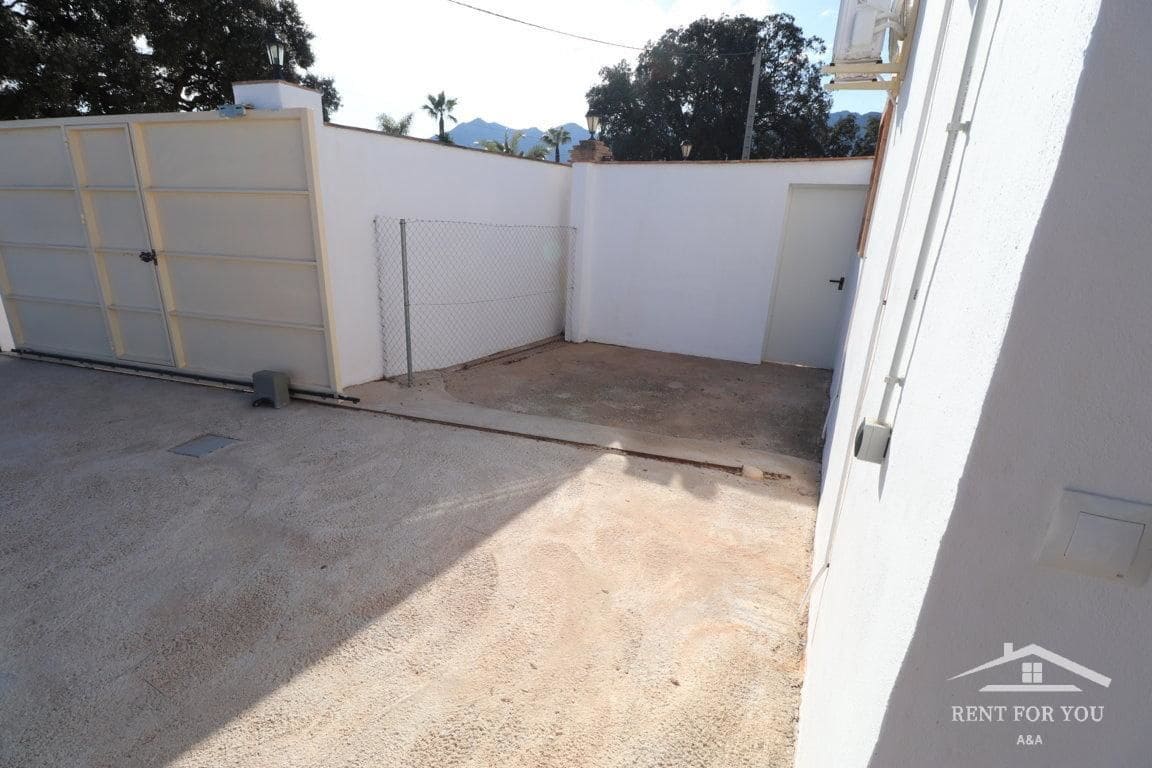 3 bedroom Villa for rent in Alhaurin el Grande with pool garage - € 1,300 (Ref: 7883001)