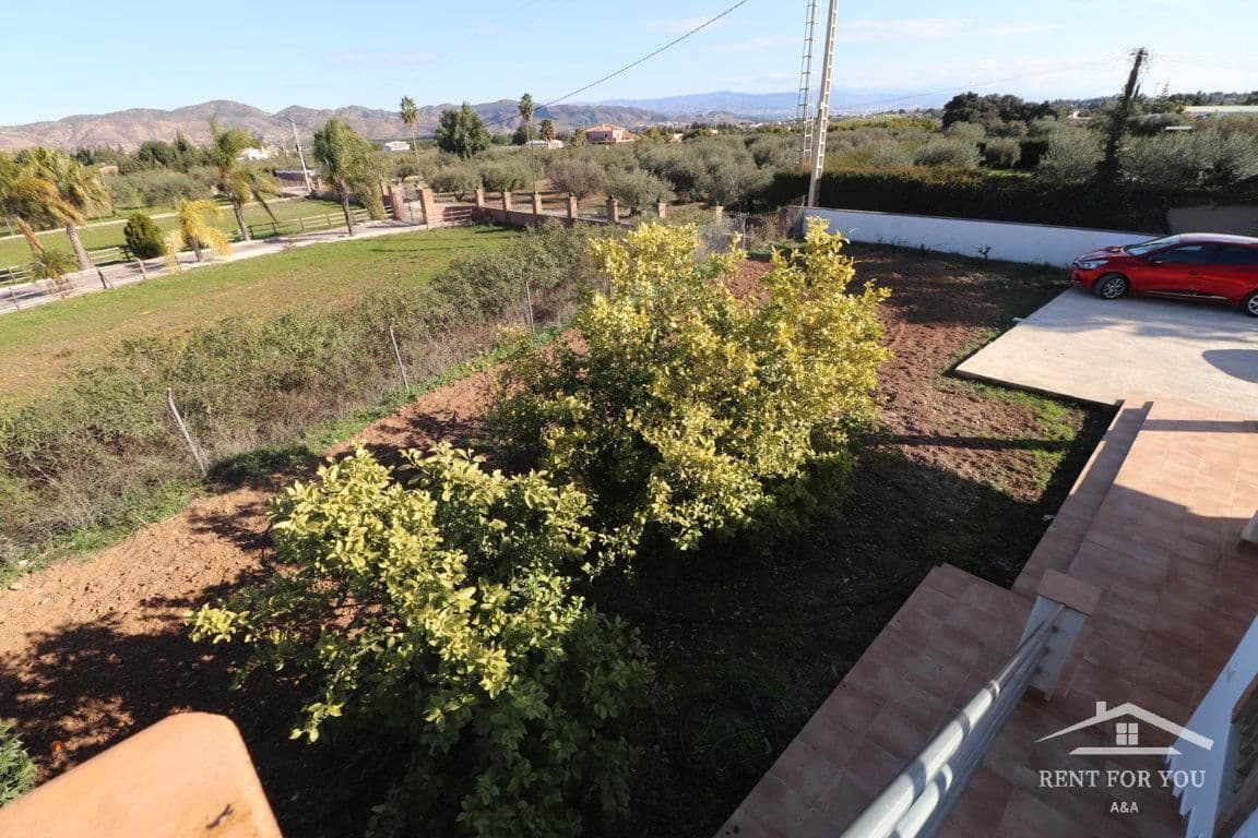 3 bedroom Villa for rent in Alhaurin el Grande with pool garage - € 1,300 (Ref: 7883001)
