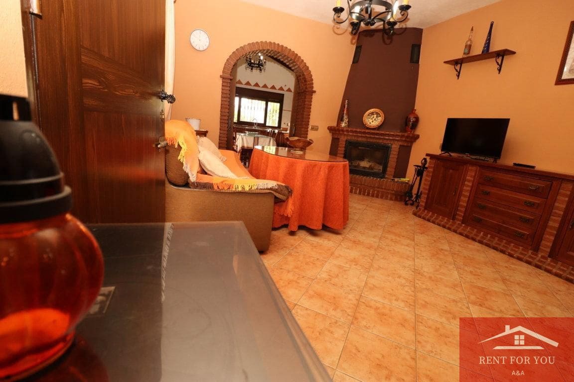 2 bedroom Villa for rent in Alhaurin el Grande with pool - € 1,600 (Ref: 7897889)