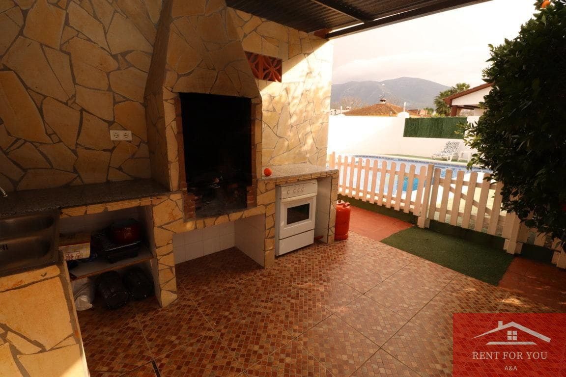 2 bedroom Villa for rent in Alhaurin el Grande with pool - € 1,600 (Ref: 7897889)