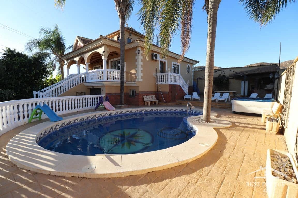 Villa/Maison de 4 chambres à louer à Alhaurin de la Torre avec piscine - 2 000 € (Ref: 7936056)