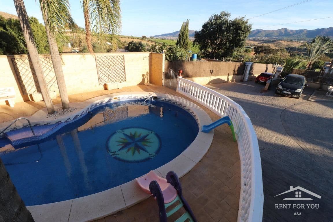 Villa/Maison de 4 chambres à louer à Alhaurin de la Torre avec piscine - 2 000 € (Ref: 7936056)