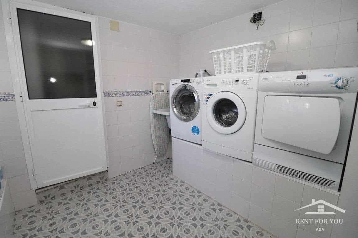 Villa/Maison de 4 chambres à louer à Alhaurin de la Torre avec piscine - 2 000 € (Ref: 7936056)