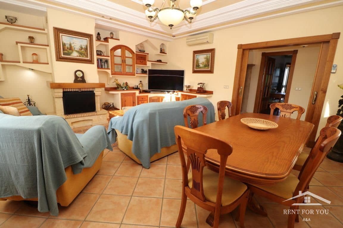 Villa/Maison de 4 chambres à louer à Alhaurin de la Torre avec piscine - 2 000 € (Ref: 7936056)