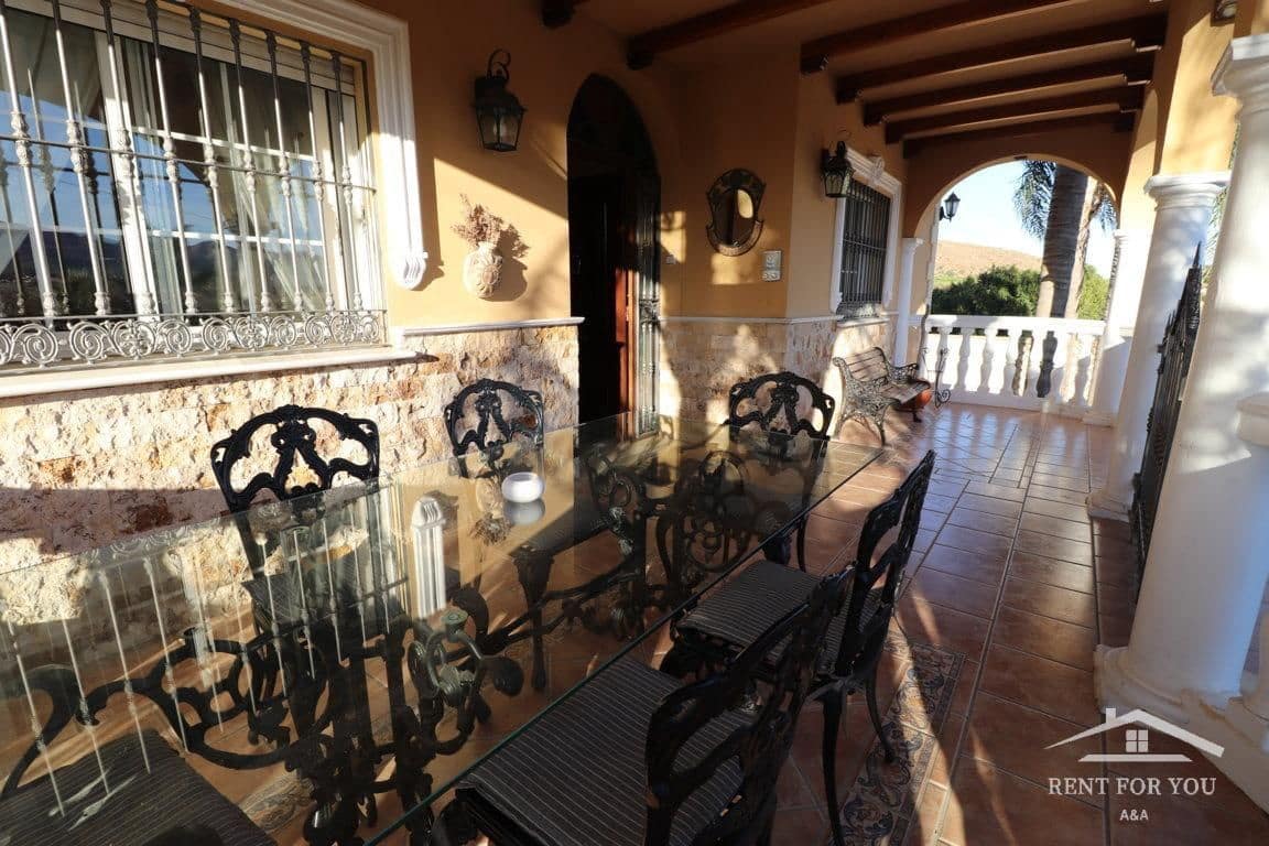 Villa/Maison de 4 chambres à louer à Alhaurin de la Torre avec piscine - 2 000 € (Ref: 7936056)