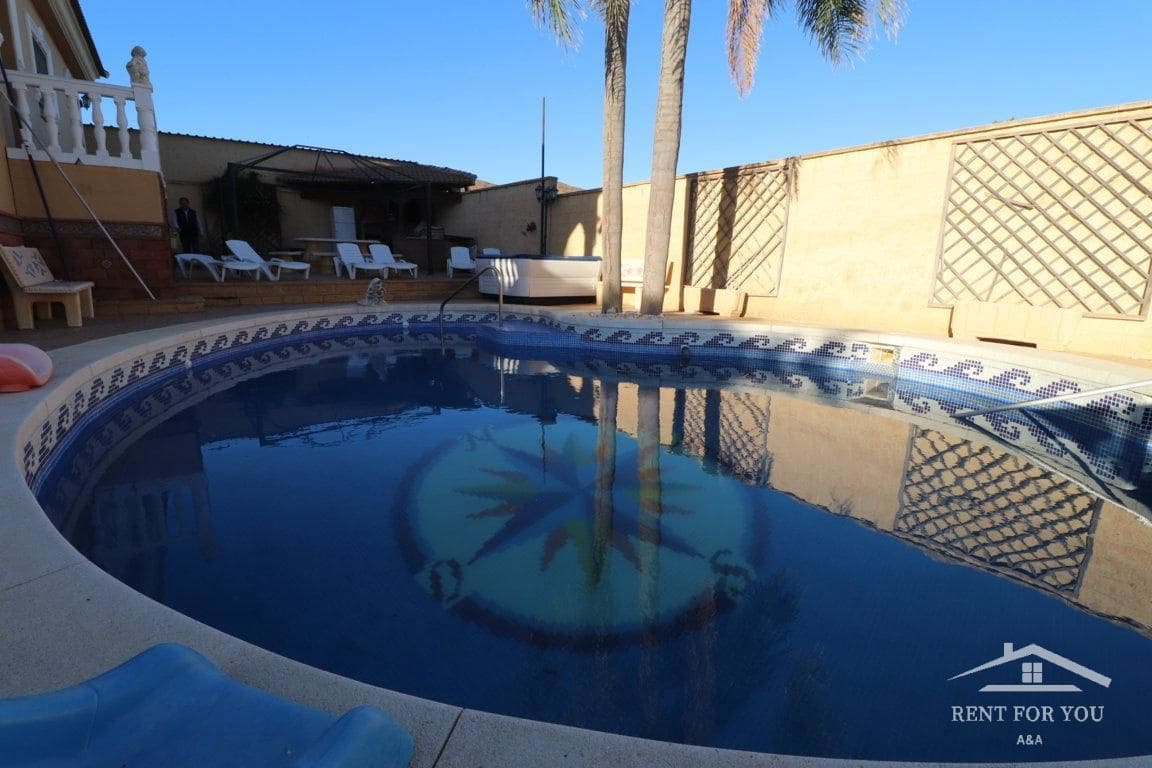 Villa/Maison de 4 chambres à louer à Alhaurin de la Torre avec piscine - 2 000 € (Ref: 7936056)
