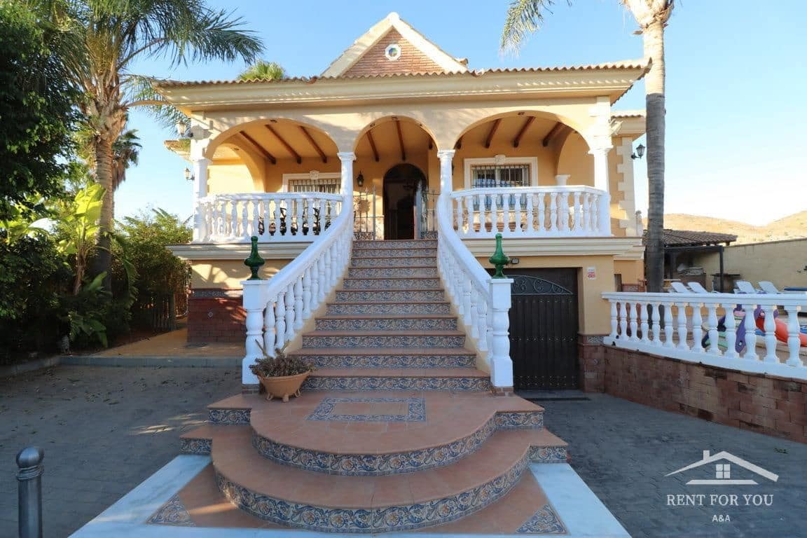 Villa/Maison de 4 chambres à louer à Alhaurin de la Torre avec piscine - 2 000 € (Ref: 7936056)