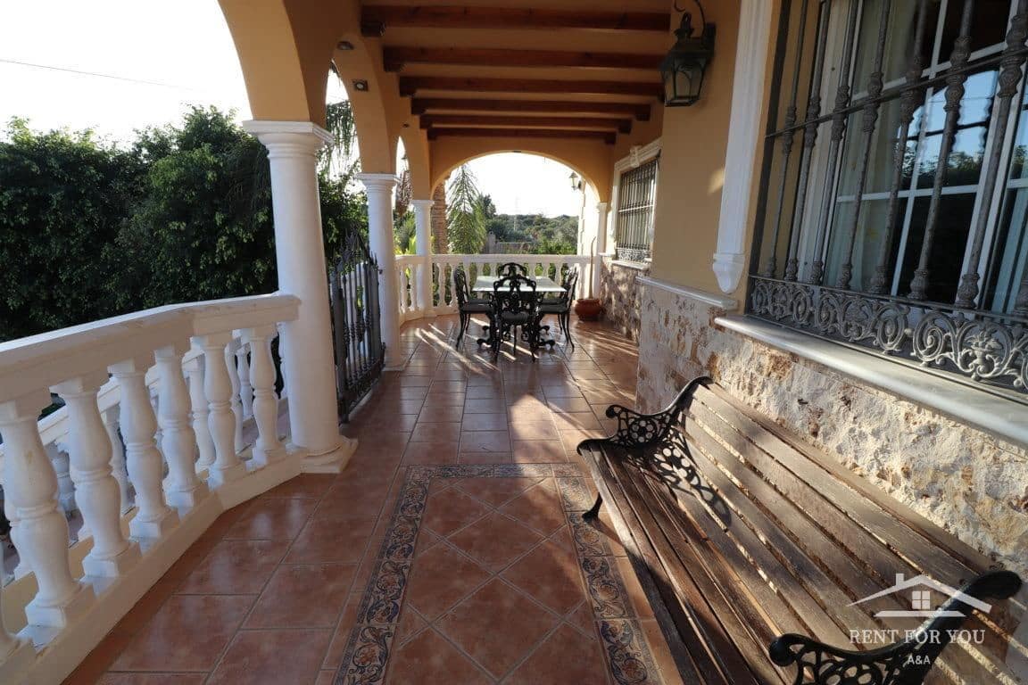 Villa/Maison de 4 chambres à louer à Alhaurin de la Torre avec piscine - 2 000 € (Ref: 7936056)