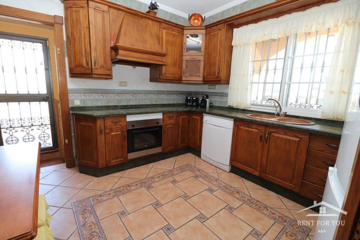 Villa/Maison de 4 chambres à louer à Alhaurin de la Torre avec piscine - 2 000 € (Ref: 7936056)