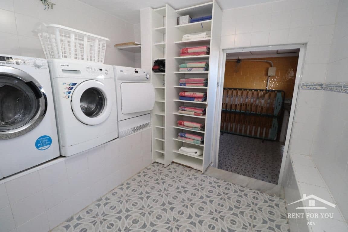 Villa/Maison de 4 chambres à louer à Alhaurin de la Torre avec piscine - 2 000 € (Ref: 7936056)