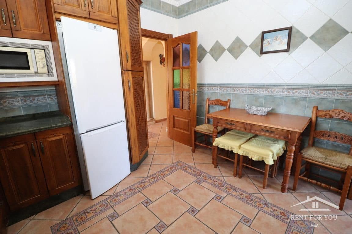 Villa/Maison de 4 chambres à louer à Alhaurin de la Torre avec piscine - 2 000 € (Ref: 7936056)