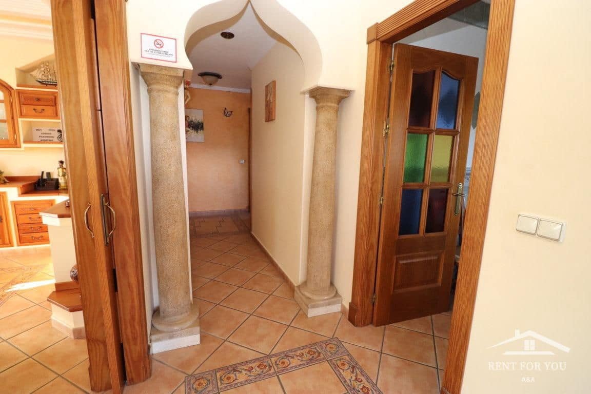 Villa/Maison de 4 chambres à louer à Alhaurin de la Torre avec piscine - 2 000 € (Ref: 7936056)