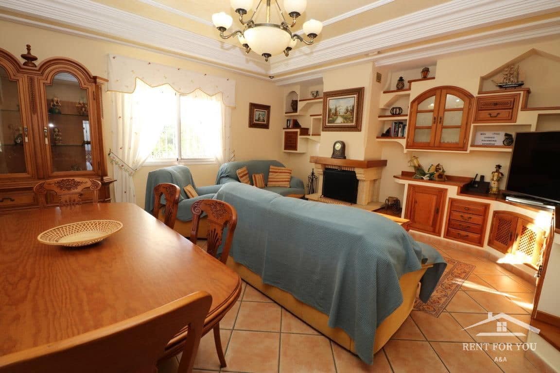 Villa/Maison de 4 chambres à louer à Alhaurin de la Torre avec piscine - 2 000 € (Ref: 7936056)