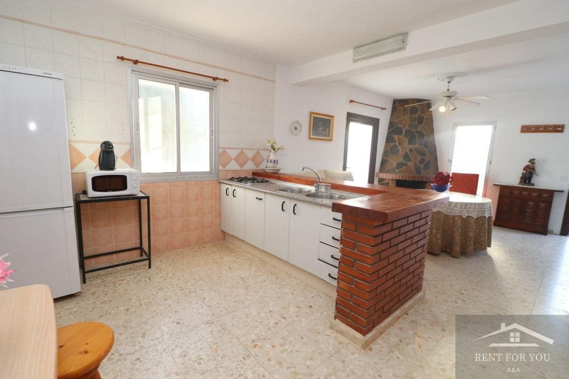 2 soverom Villa til leie i Alhaurin de la Torre med svømmebasseng - € 1 400 (Ref: 8011611)