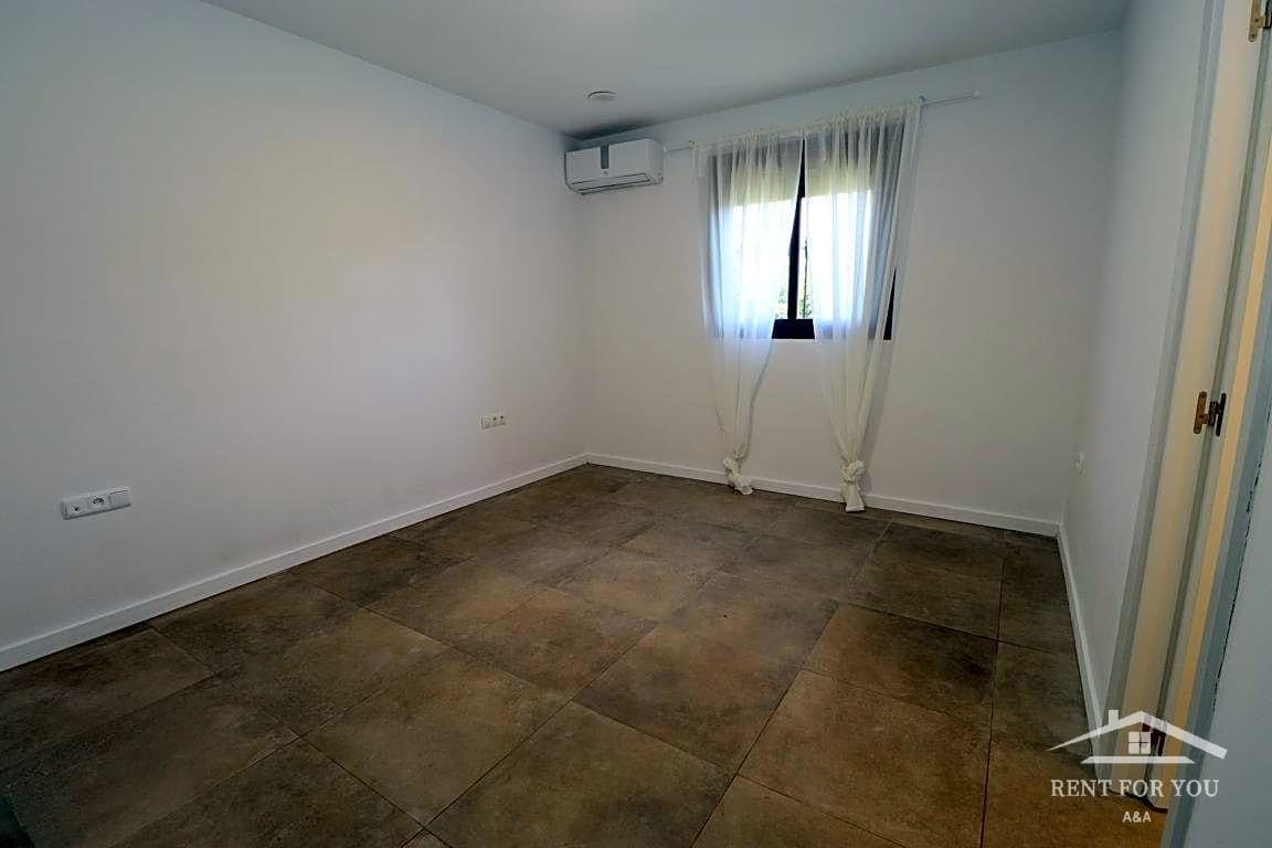 4 bedroom Villa for rent in Coin with pool garage - € 1,800 (Ref: 8039525)