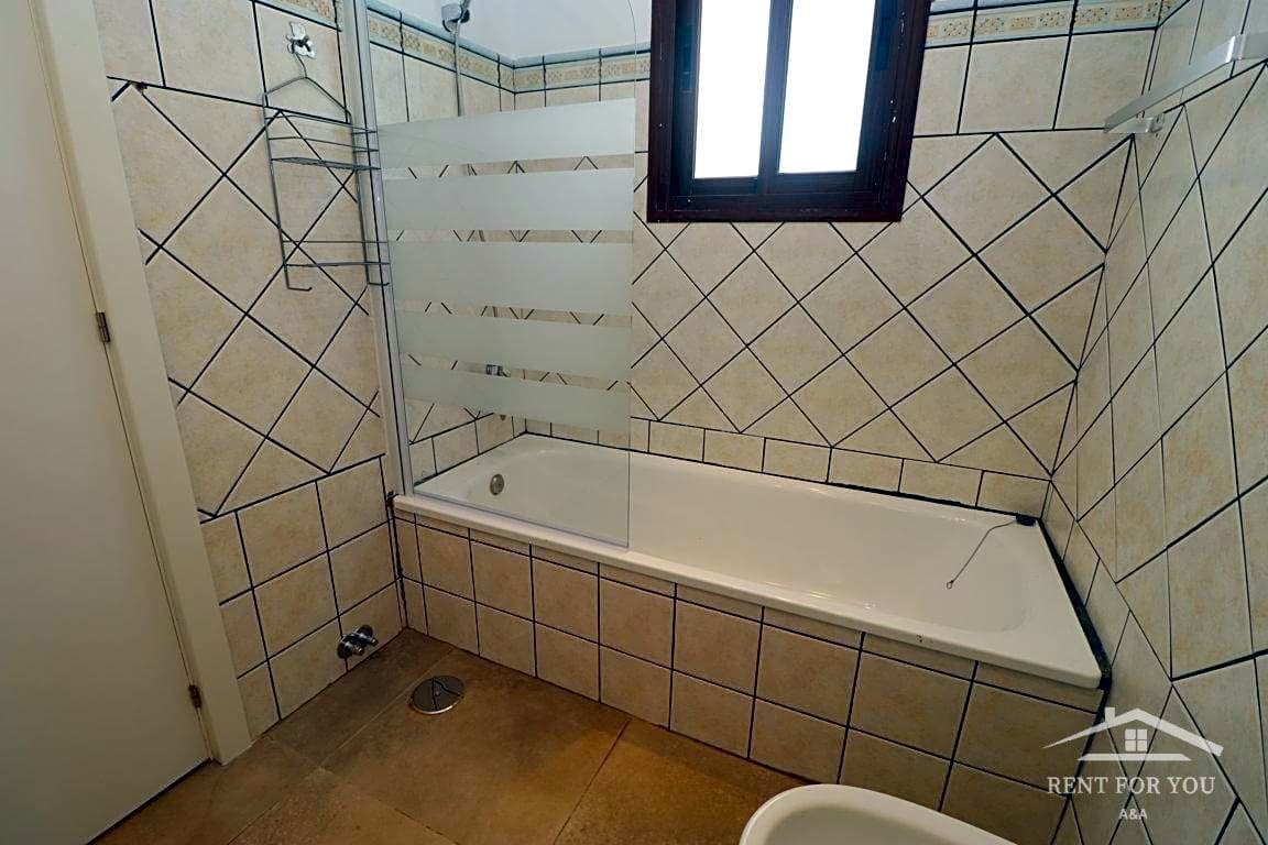 4 bedroom Villa for rent in Coin with pool garage - € 1,800 (Ref: 8039525)