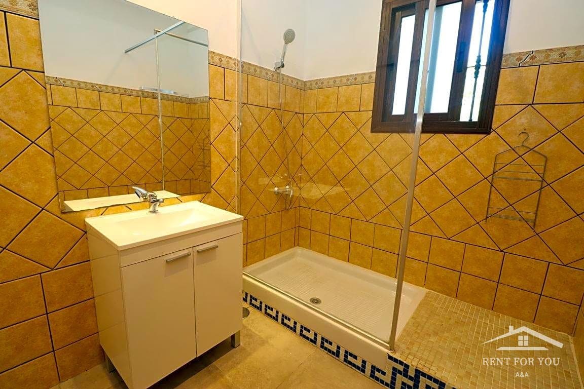 4 bedroom Villa for rent in Coin with pool garage - € 1,800 (Ref: 8039525)