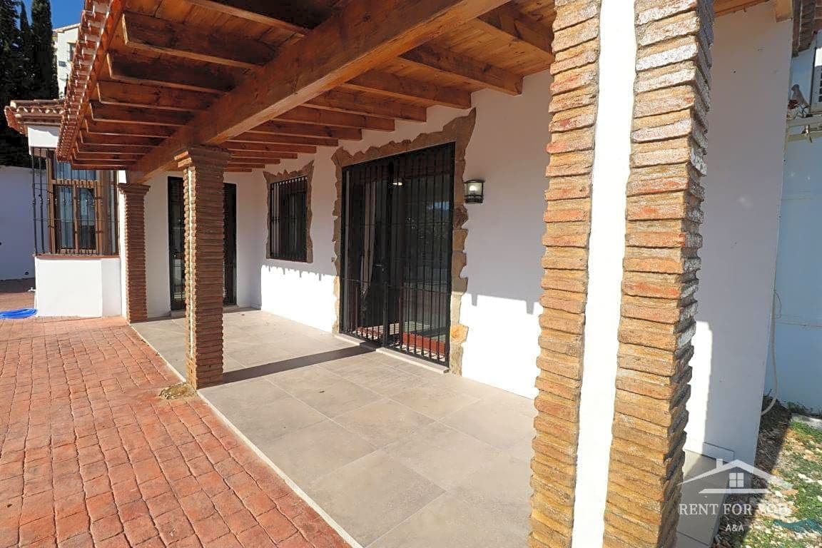 4 bedroom Villa for rent in Coin with pool garage - € 1,800 (Ref: 8039525)