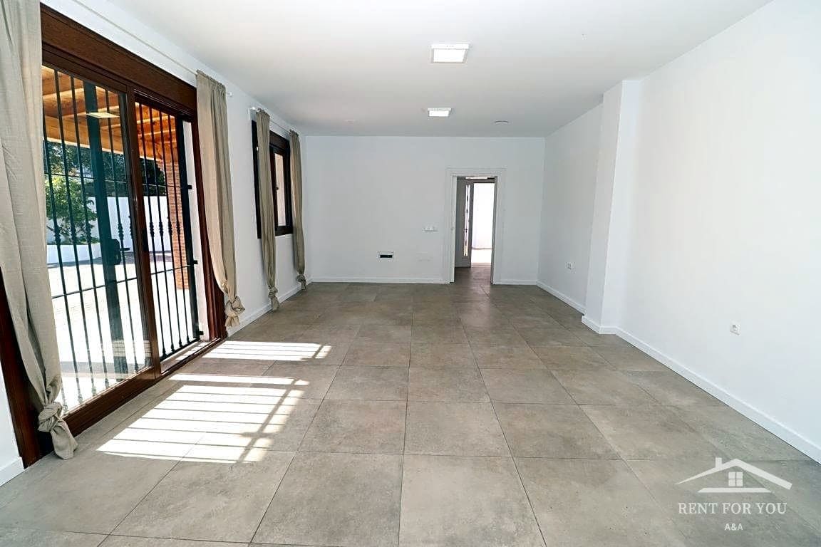 4 bedroom Villa for rent in Coin with pool garage - € 1,800 (Ref: 8039525)