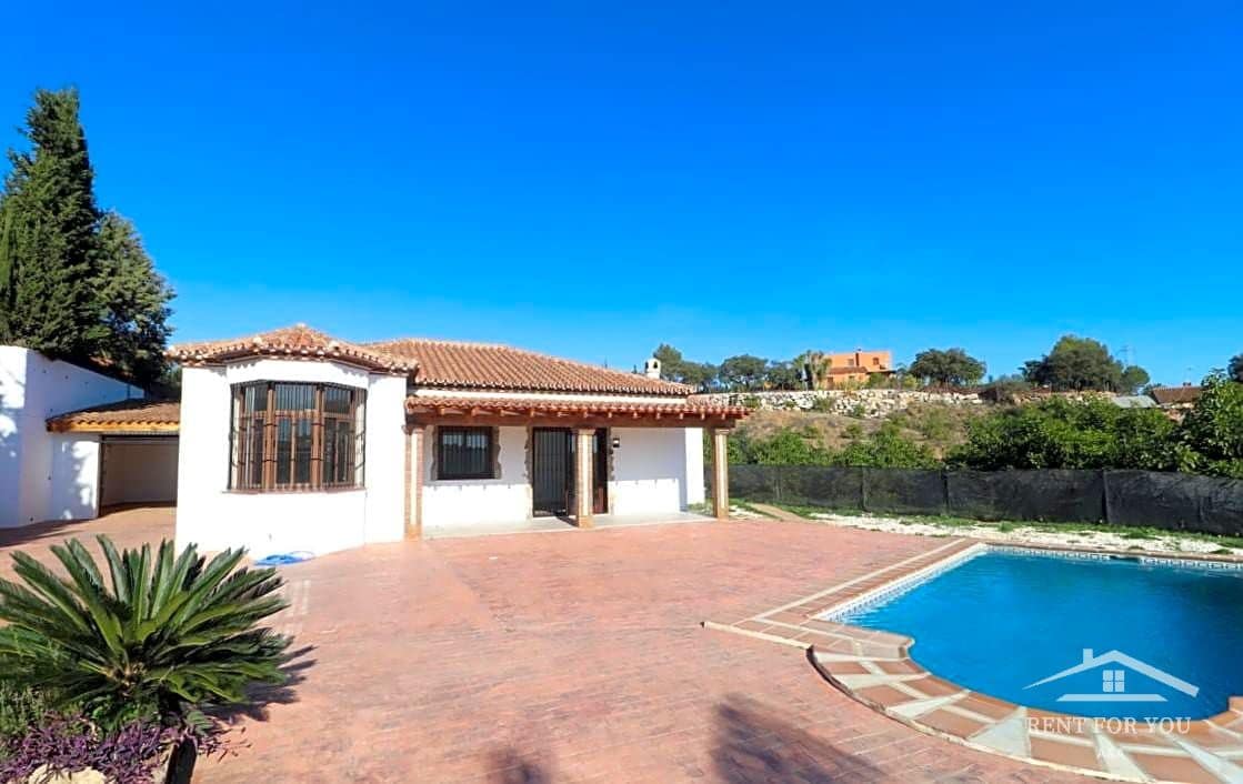 4 bedroom Villa for rent in Coin with pool garage - € 1,800 (Ref: 8039525)