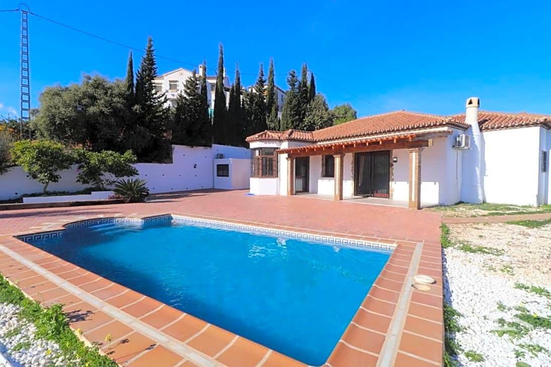 4 bedroom Villa for rent in Coin with pool garage - € 1,800 (Ref: 8039525)
