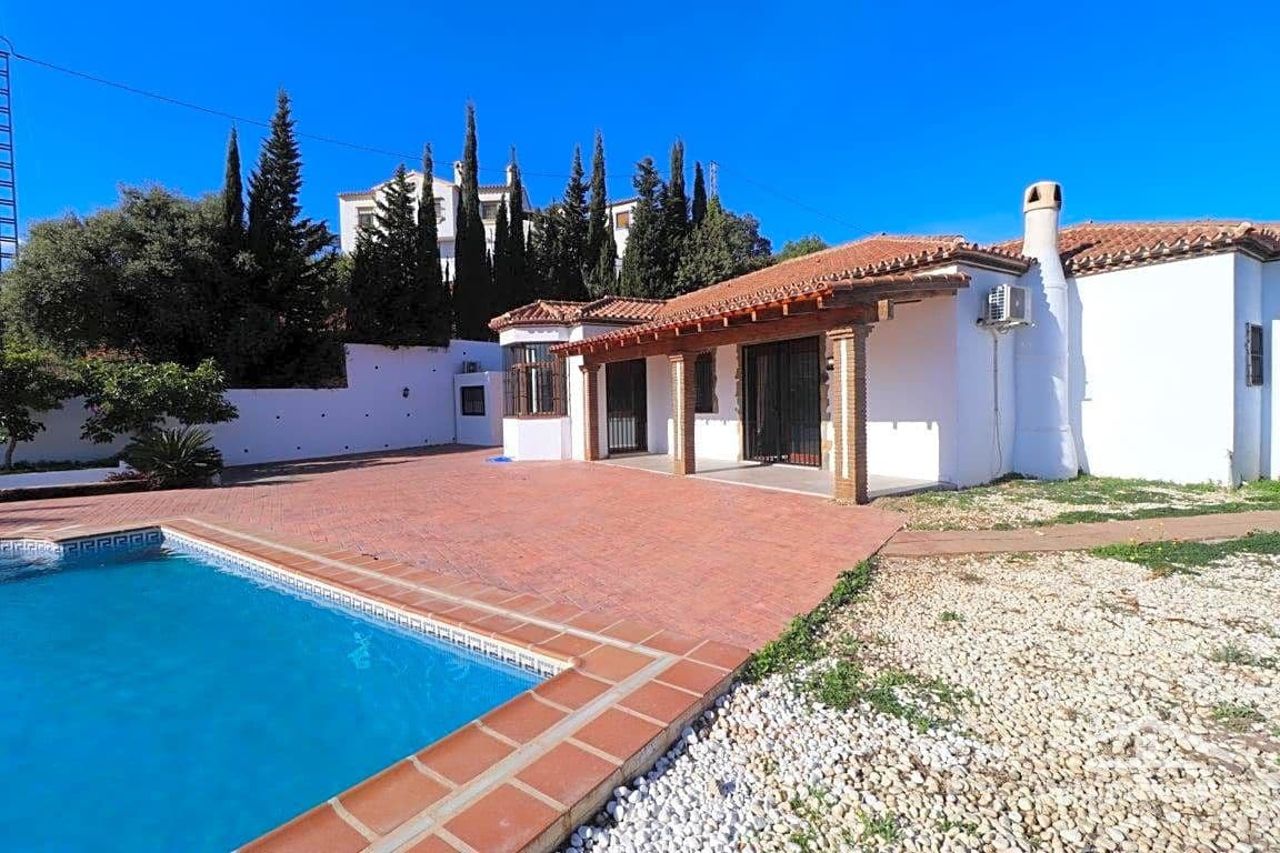 4 bedroom Villa for rent in Coin with pool garage - € 1,800 (Ref: 8039525)
