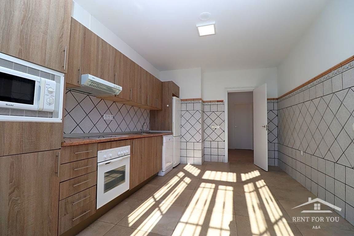 4 bedroom Villa for rent in Coin with pool garage - € 1,800 (Ref: 8039525)