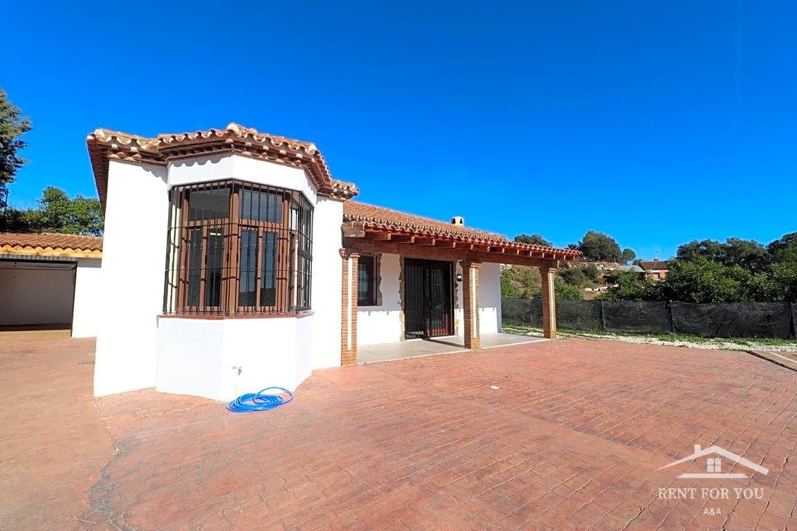 4 bedroom Villa for rent in Coin with pool garage - € 1,800 (Ref: 8039525)