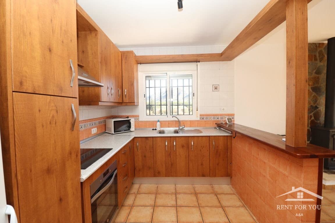 3 soveværelse Villa til leje i Alhaurin el Grande med swimmingpool garage - € 2.300 (Ref: 8121029)