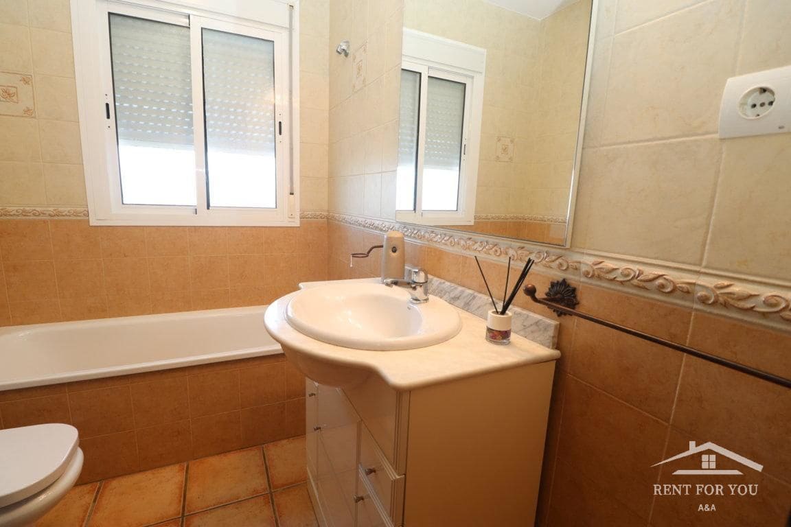 3 soveværelse Villa til leje i Alhaurin el Grande med swimmingpool garage - € 2.300 (Ref: 8121029)