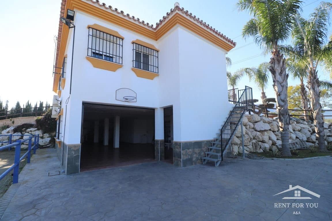3 soveværelse Villa til leje i Alhaurin el Grande med swimmingpool garage - € 2.300 (Ref: 8121029)