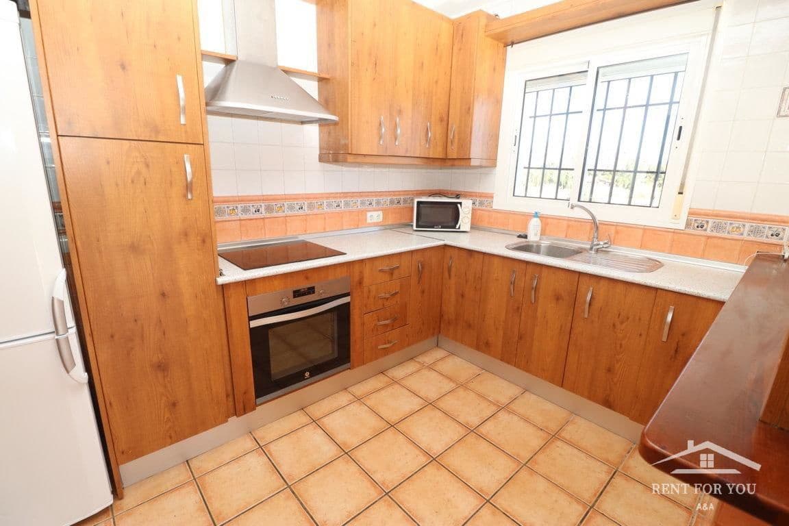 3 soveværelse Villa til leje i Alhaurin el Grande med swimmingpool garage - € 2.300 (Ref: 8121029)