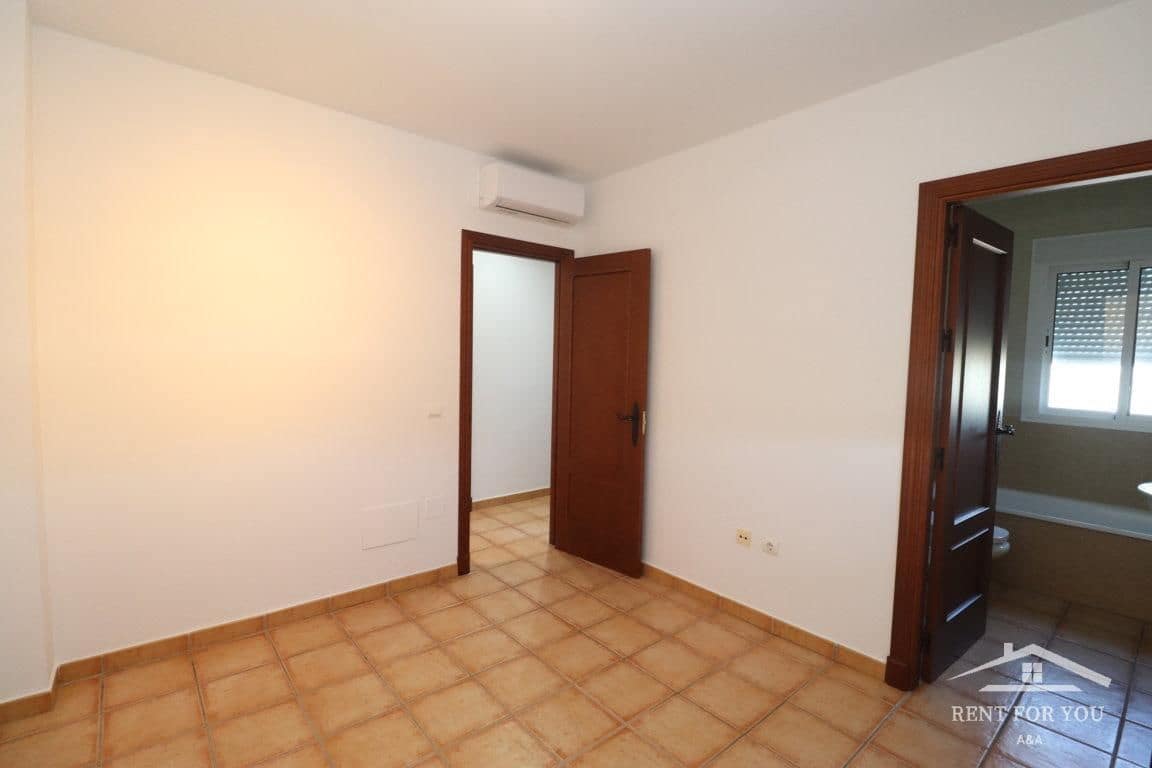 3 soveværelse Villa til leje i Alhaurin el Grande med swimmingpool garage - € 2.300 (Ref: 8121029)