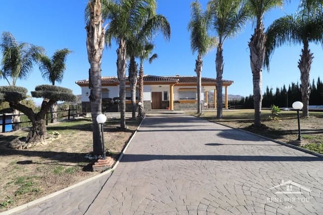 Chalet de 3 habitaciones en Alhaurín el Grande en alquiler con piscina garaje - 2.300 € (Ref: 8121029)