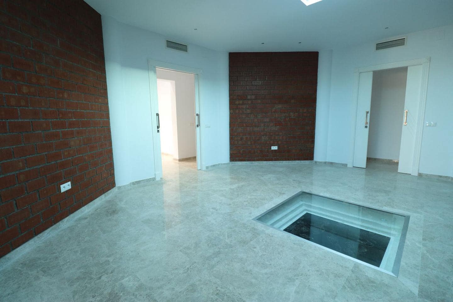 6 quarto Moradia para arrendar em Alhaurin el Grande com piscina garagem - 3 500 € (Ref: 8180916)