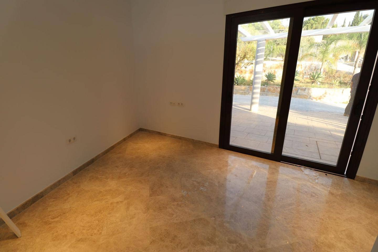 6 quarto Moradia para arrendar em Alhaurin el Grande com piscina garagem - 3 500 € (Ref: 8180916)