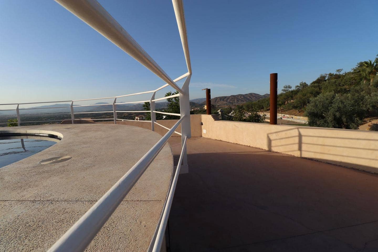 6 quarto Moradia para arrendar em Alhaurin el Grande com piscina garagem - 3 500 € (Ref: 8180916)