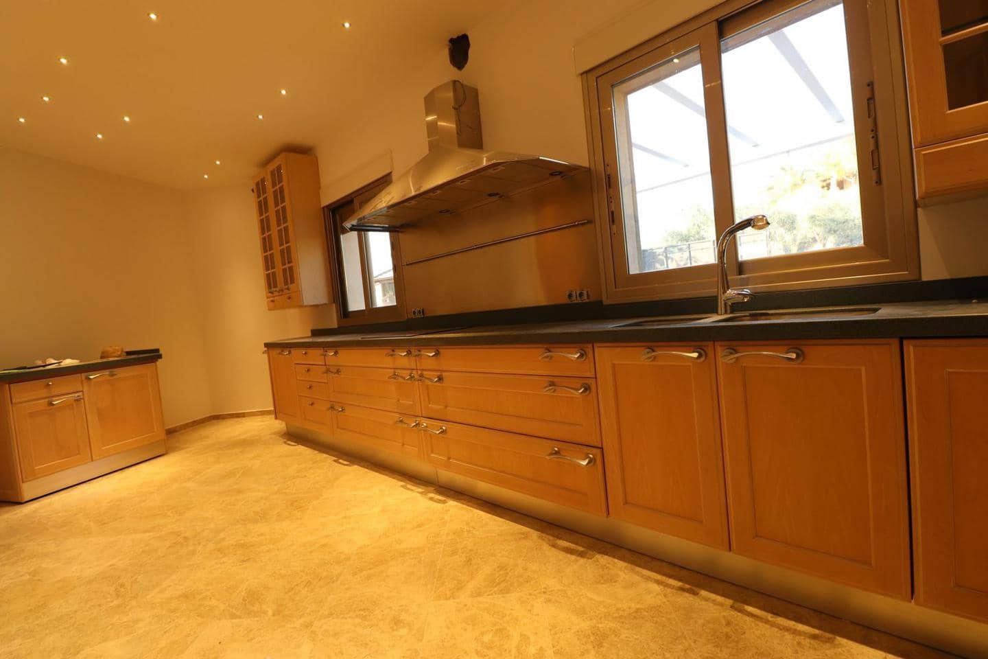 6 quarto Moradia para arrendar em Alhaurin el Grande com piscina garagem - 3 500 € (Ref: 8180916)