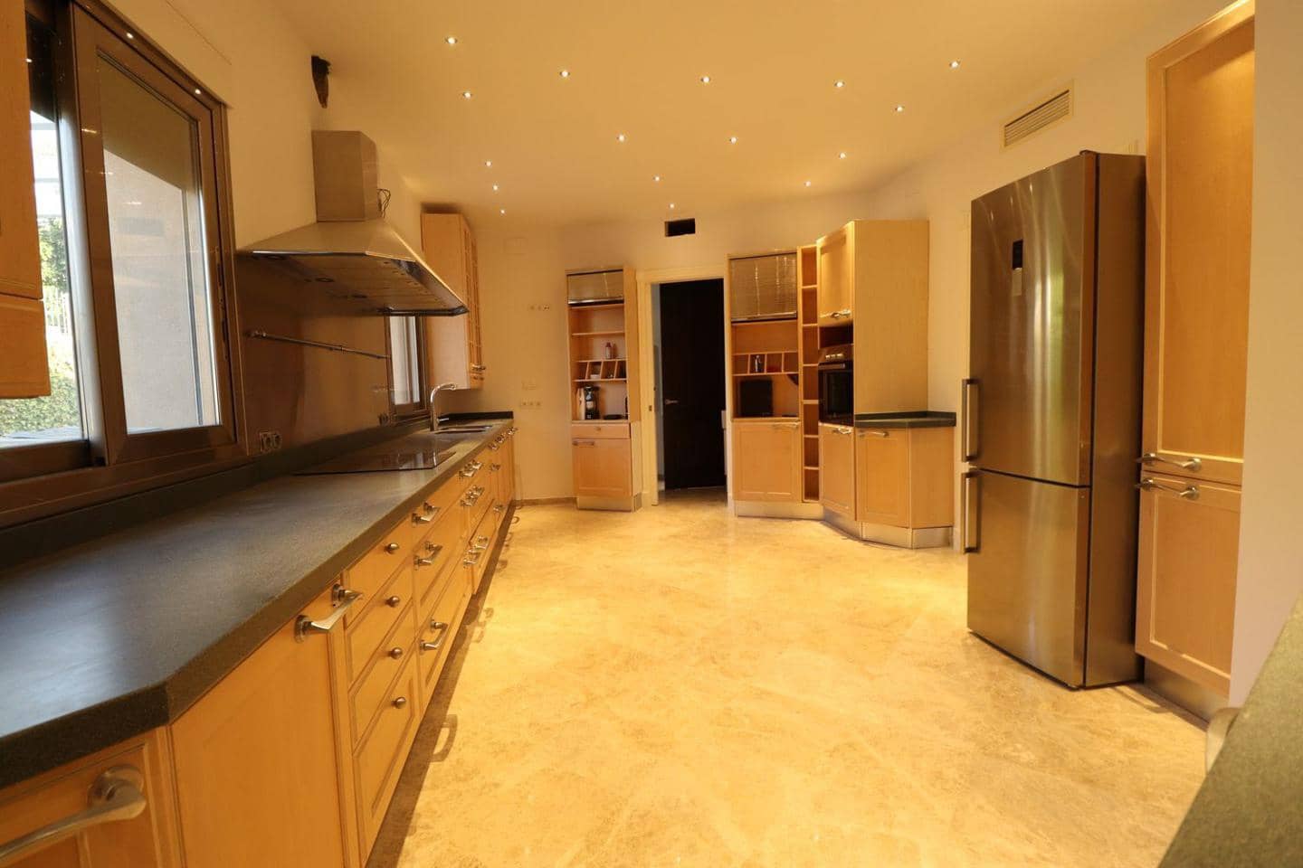 6 quarto Moradia para arrendar em Alhaurin el Grande com piscina garagem - 3 500 € (Ref: 8180916)