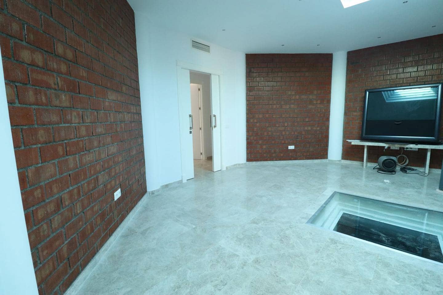 6 quarto Moradia para arrendar em Alhaurin el Grande com piscina garagem - 3 500 € (Ref: 8180916)