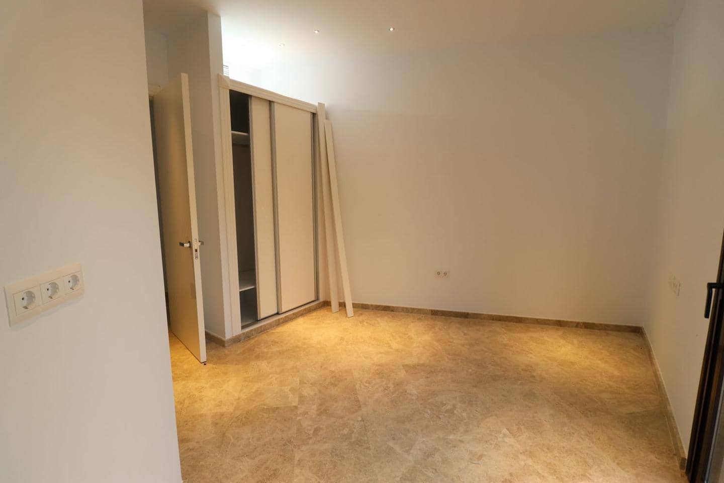 6 quarto Moradia para arrendar em Alhaurin el Grande com piscina garagem - 3 500 € (Ref: 8180916)